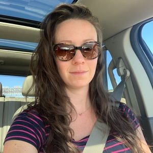 Meet your Posher, Caroline